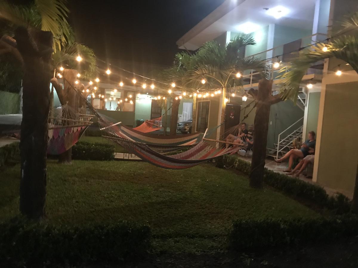 La Fortuna Backpackers Resort Extérieur photo