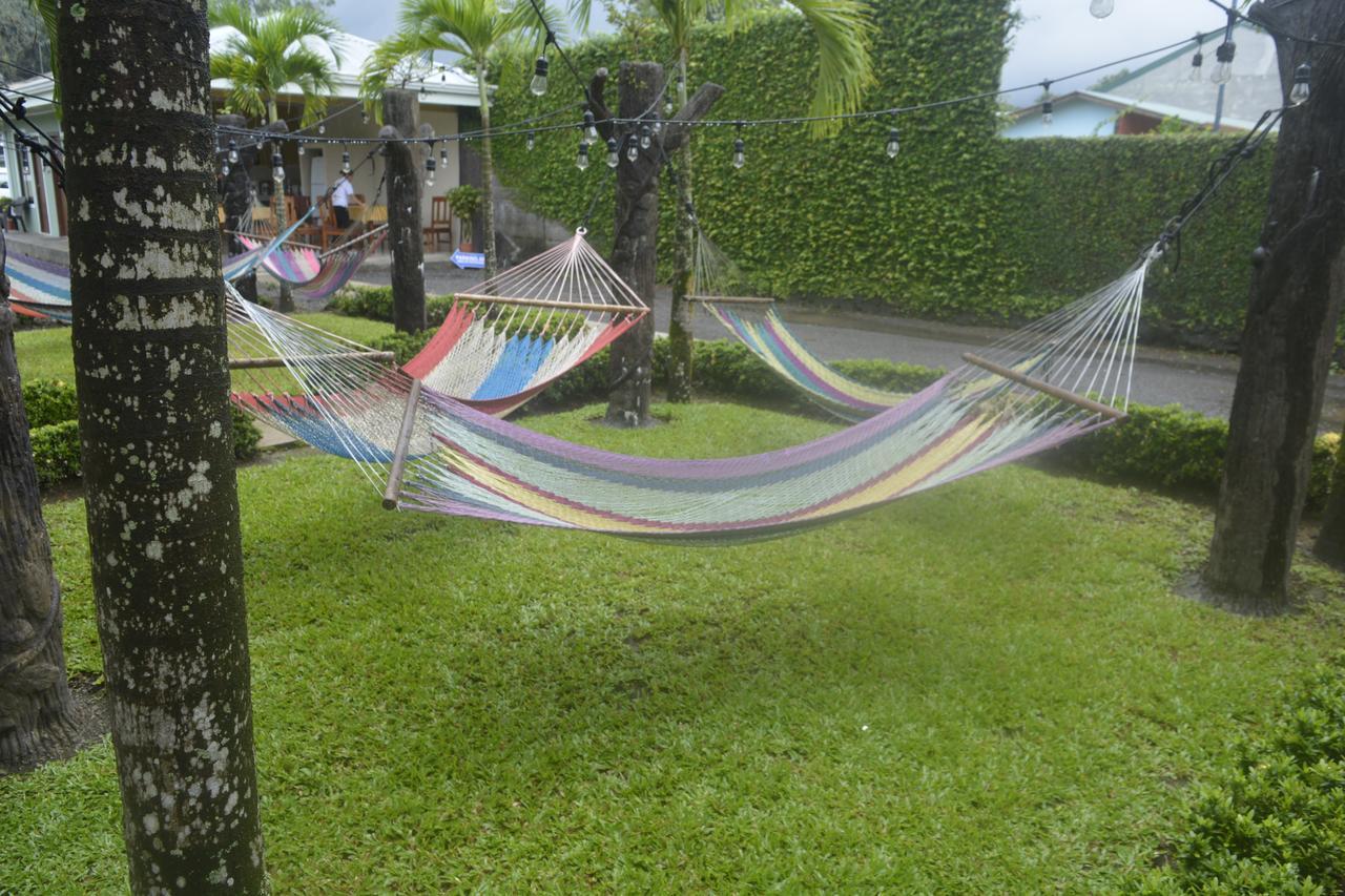 La Fortuna Backpackers Resort Extérieur photo
