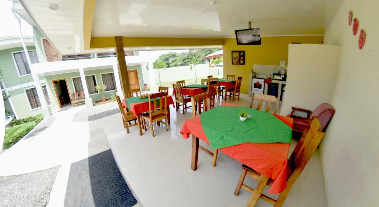 La Fortuna Backpackers Resort Extérieur photo
