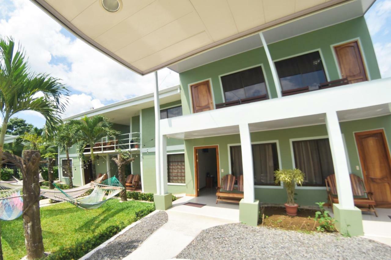La Fortuna Backpackers Resort Extérieur photo